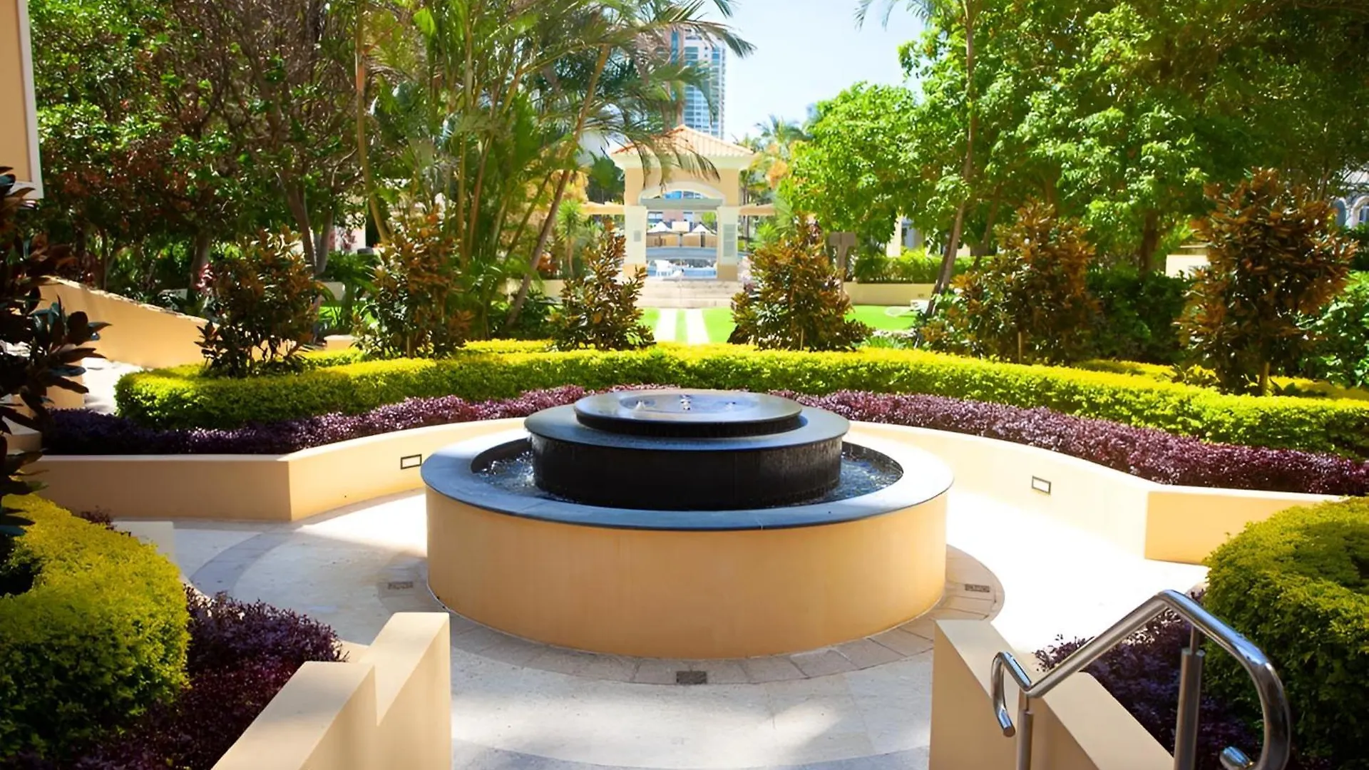 Self Contained Apartments At Chevron Renaissance - Privately Managed - Wow Stay Gold Coast