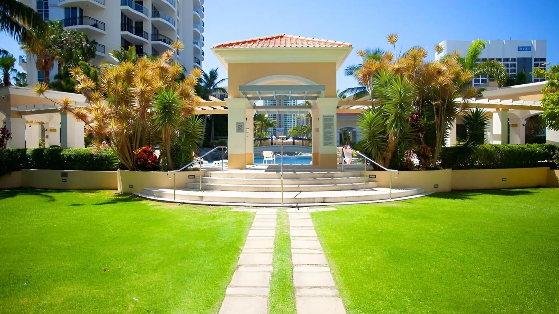Self Contained Apartments At Chevron Renaissance - Privately Managed - Wow Stay Gold Coast