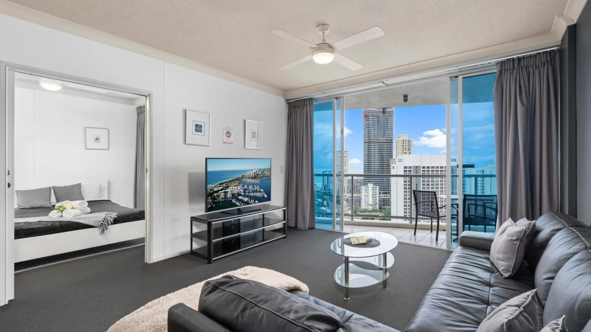 Self Contained Apartments At Chevron Renaissance - Privately Managed - Wow Stay Gold Coast Australia